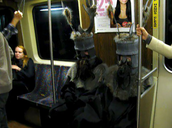 25 странных людей и необычных вещей, которые можно встретить в метро
