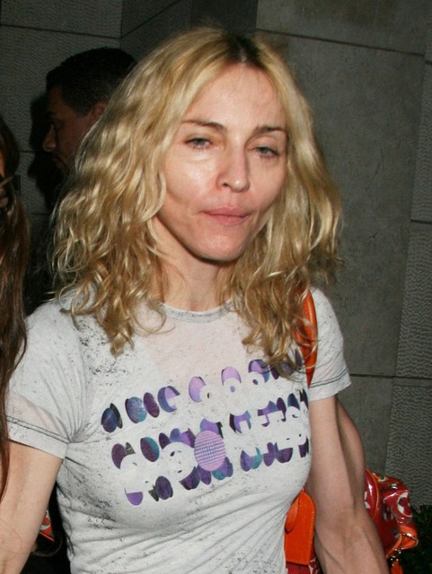 Как тело Мадонны наказывает её за десятки лет диет и суровых нагрузок