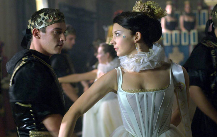 Ваше королевское величество: 10 фильмов о монархах и их приближенных
