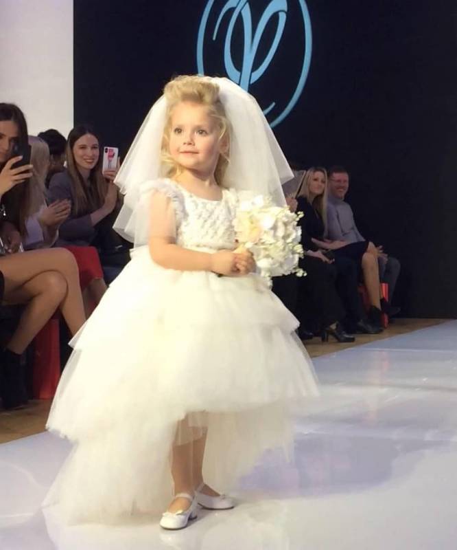 «Какой ангелочек!»: забавный танец четырехлетней Лизы Галкиной вызвал взрыв эмоций в сети