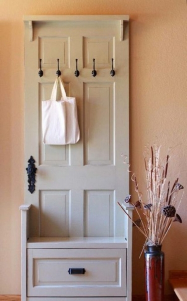 Старой двери — новую жизнь! 26 впечатляющих идей для дома и дачи
