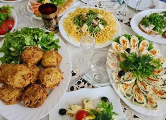 Стоит ли покупать икону Николая Чудотворца в подарок: ассортимент товаров, популярные мифы и преимущества Какие блюда будут выгодно смотреться на любом на праздники