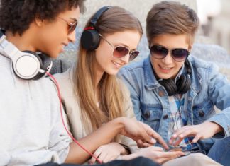 Как слушать трендовую и популярную музыку Как слушать трендовую и популярную музыку