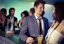 Как познакомиться с девушкой?