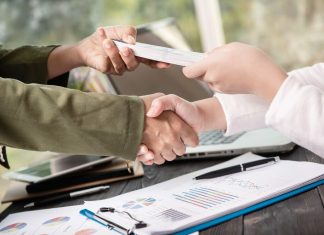 Как брокеры помогают взять кредит с плохой кредитной историей и просрочками — отзывы