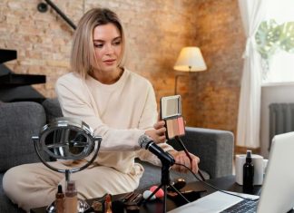 Работа вебкам моделью: как начать зарабатывать онлайн с комфортом и безопасностью